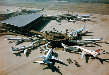 成田国際空港（成田市）