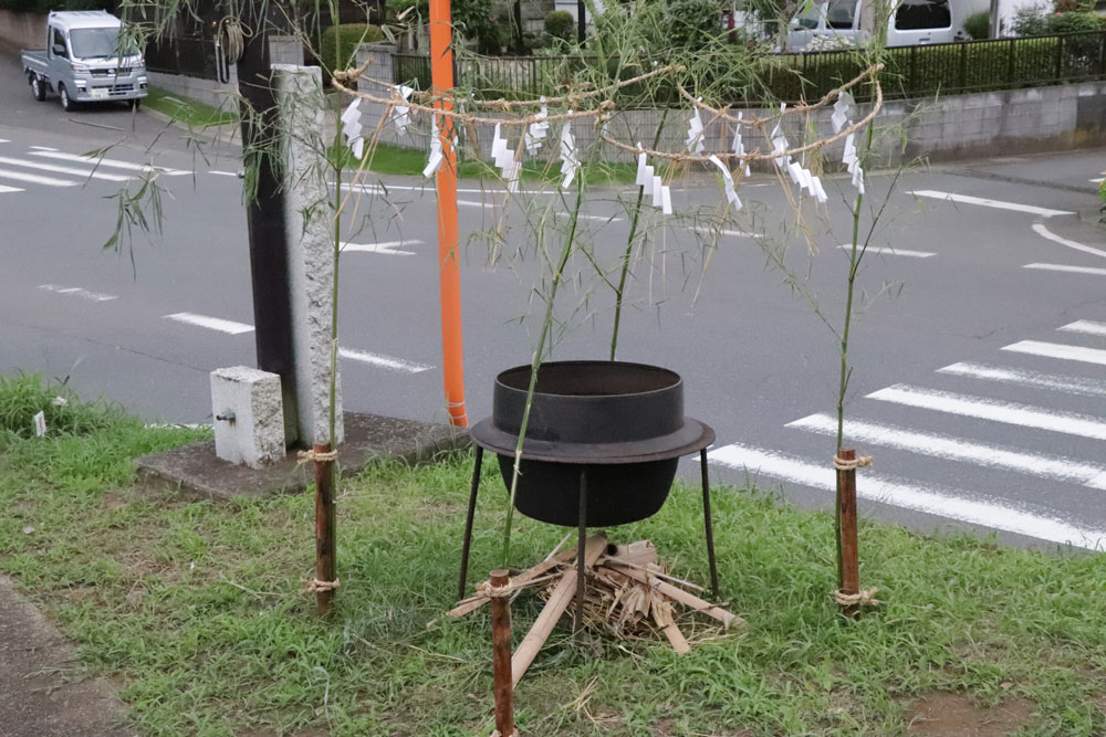 裁着姿にパナマ帽の役員