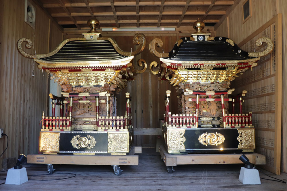 神輿庫の大神輿