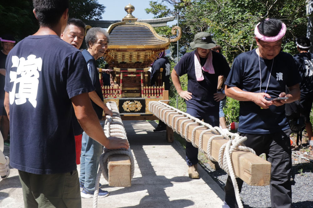モリ棒の後方に縄をかける