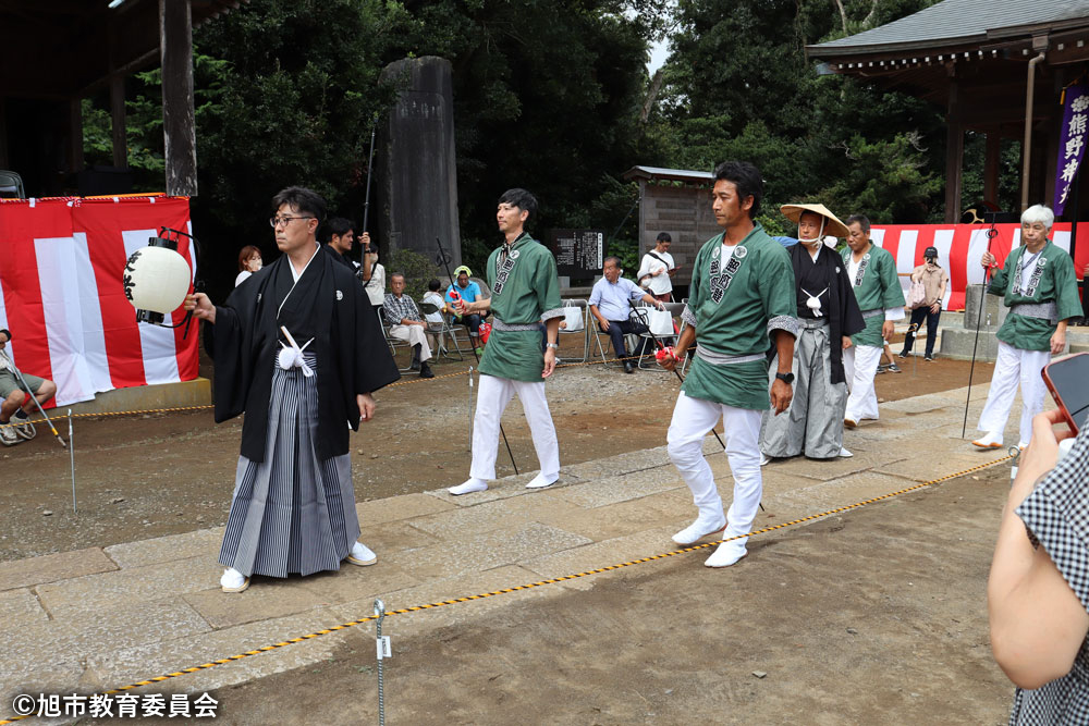 手水舎前に設けられた祓所1976