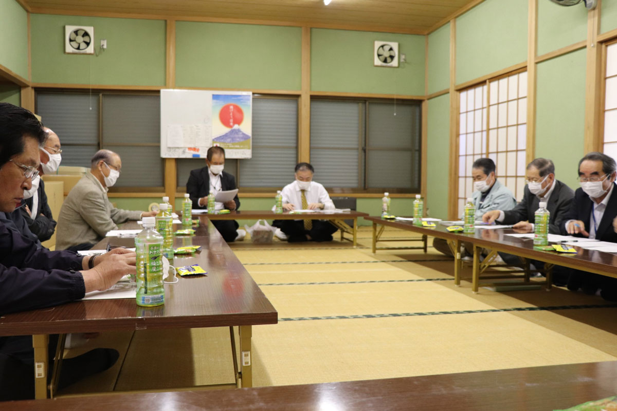 社務所で重ねられた総務委員会8998