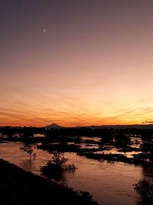 河川風景(夕刻）