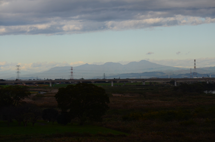 雨上がりの山々3