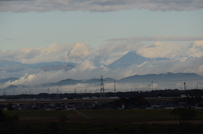 雨上がりの山々2